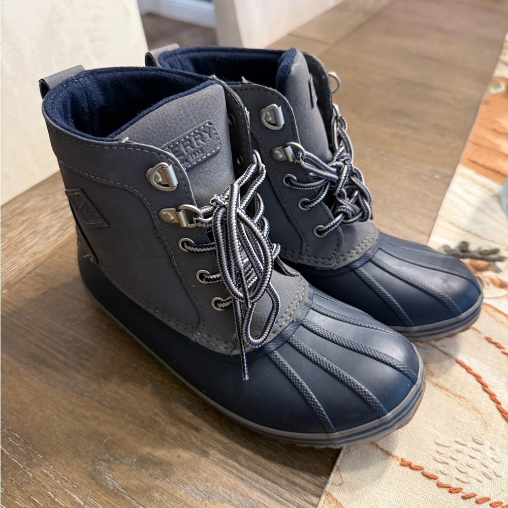 Sperry Kids Boots in Navy and Gray